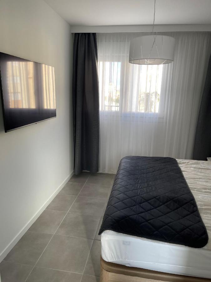 Sunny Apartment In Denia With Outdoor Swimming Pool And Garage Parking Place Included, 300M From The Sandy Beach Kültér fotó